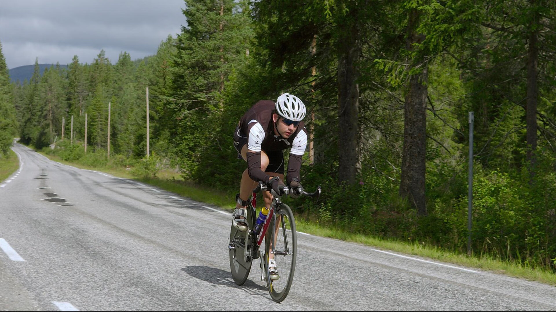 新规则正式实施球员与裁判适应期成为比赛控制的关键，规定裁判员与谁一起控制比赛